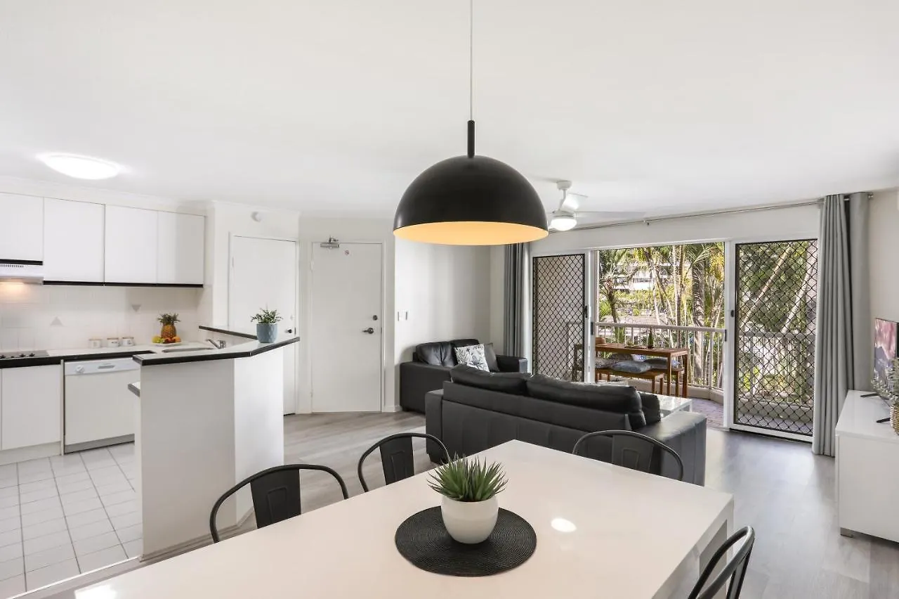Chidori Court Aparthotel Gold Coast 3*,